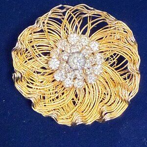 Weiss Vintage Gold-tone Wire and Rhinestone  Flower Brooch